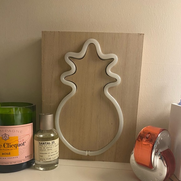 Pineapple LED light - Picture 3 of 3